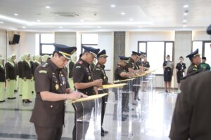 SUASANA Pelantikan sejumlah pejabat eselon II dan III di lingkungan Kejaksaan Tinggi Kaltim, Senin 24 Juni 2024. (ISTIMEWA)
