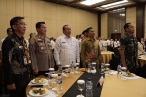 ASISTEN I Drg Agustinus Teguh Santoso (tengah) mengikuti Rakor TP3D jelang pilkada di Balikpapan, Rabu (13/11/2024).