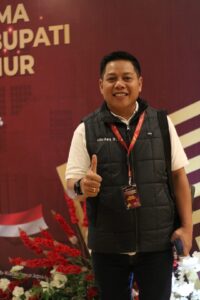LUKAS Himuq berkomitmen menjaga kondusifitas pasca pilkada Kaltim.