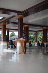 BUPATI Mahulu Bonifasius Belawan Geh menyampaikan sambutan pada pembukaan agenda perayaan HUT ke 11 Kabupaten Mahulu, Minggu (1/12/2024).
