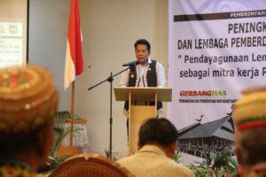 Ket foto: Bupati Mahulu, Bonifasius Belawan Geh memberikan sambutan dalam Workshop Peningkatan Kapasitas LPM dan LAK se-Kabupaten Mahulu yang digelar di Ballroom Five Hotel Samarinda. (Ist)