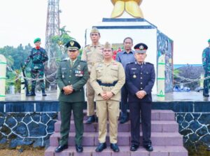 Refleksi Perjuangan, Ziarah Khidmat di TMP Bukit Biru Dipimpin Pjs Bupati Kukar