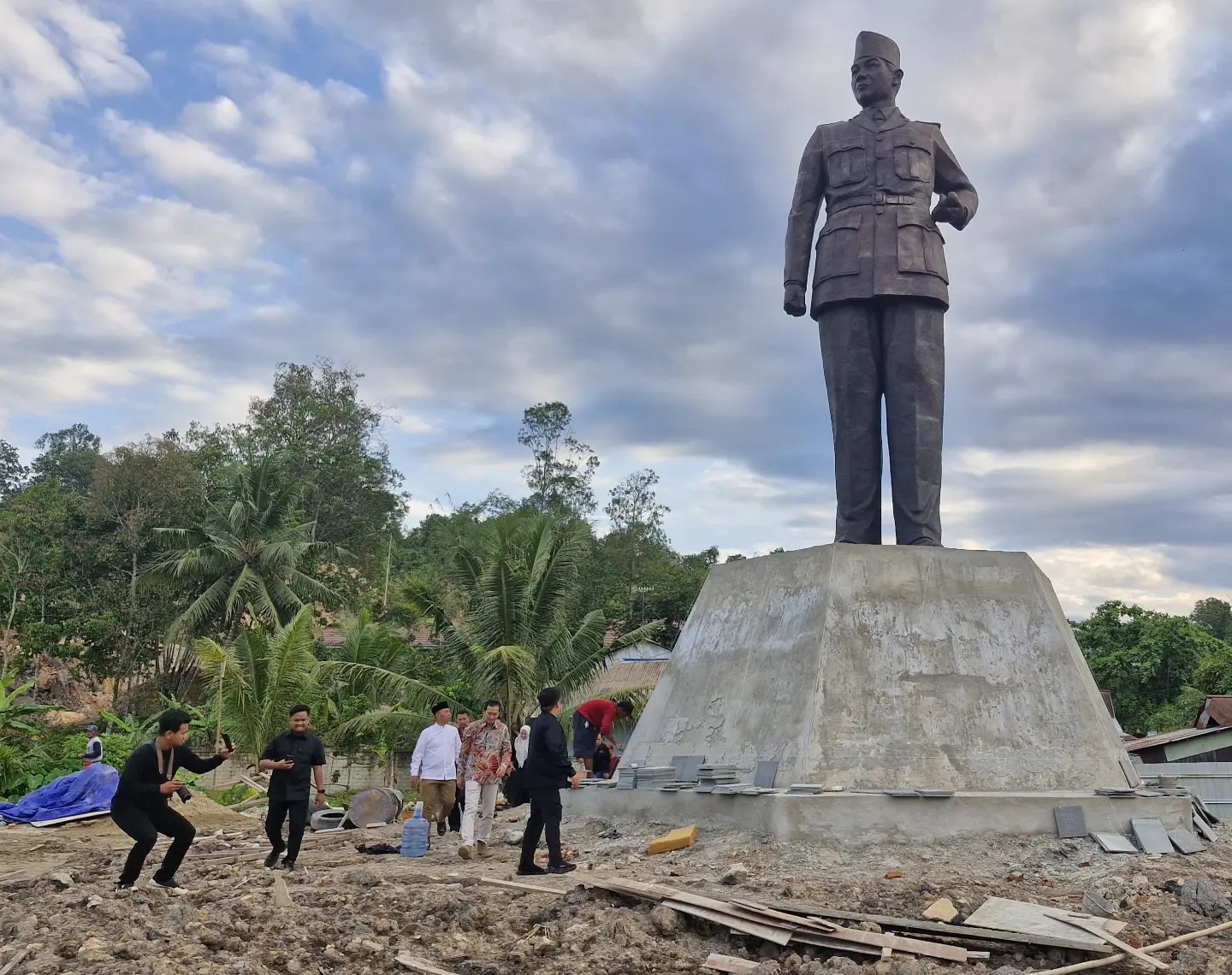 Patung Bung Karno Berdiri di RTH Baru Sangasanga, Simbol Perjuangan dan Harapan Ekonomi