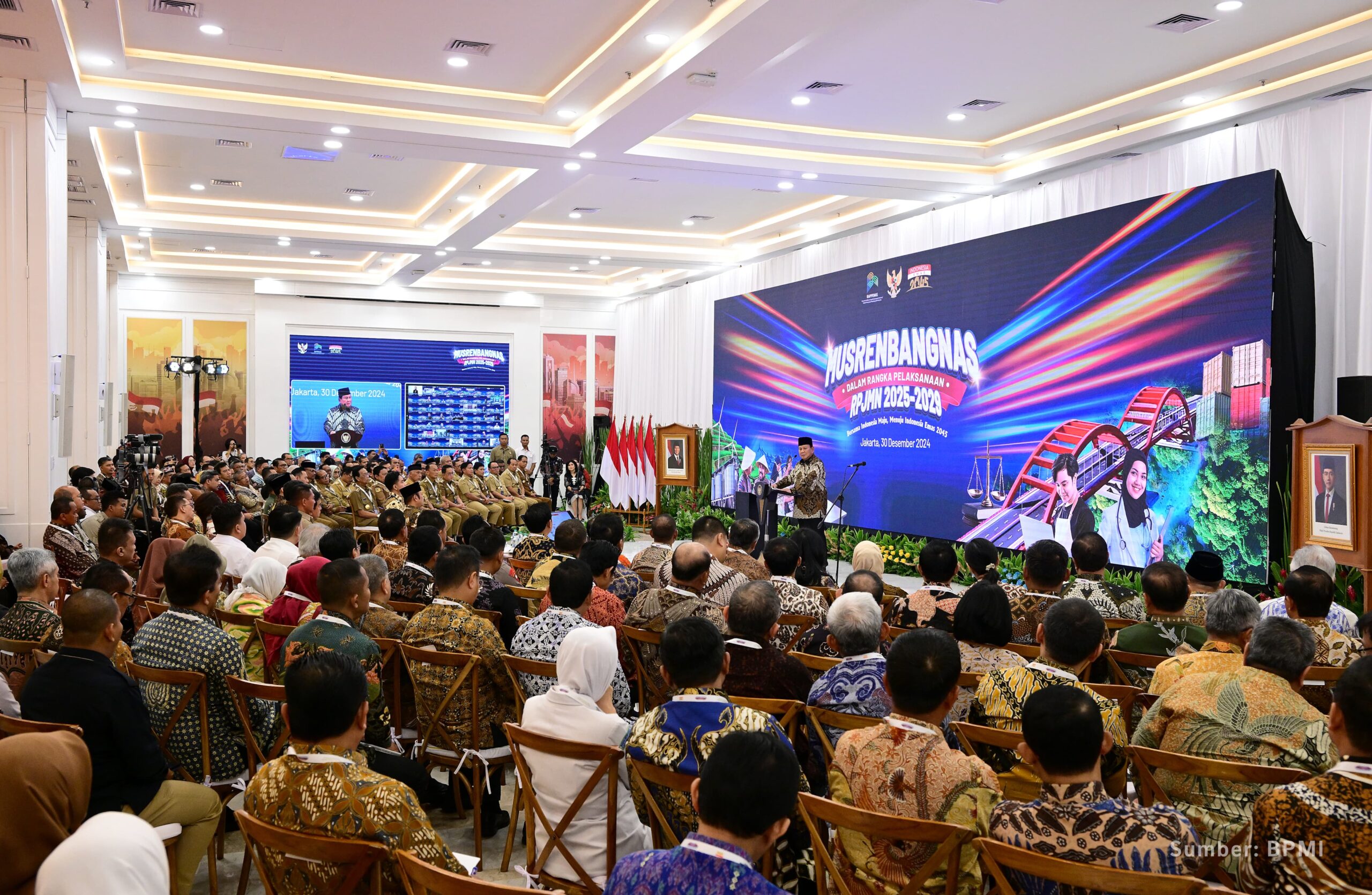 PRESIDEN RI Prabowo Subianto menyampaikan paparan dalam gelaran Musrenbangnas di Jakarta Senin (30/12/2024).