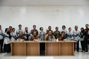 Ket foto: Audiensi Pemkab Mahulu dengan PGRI. (Ist)