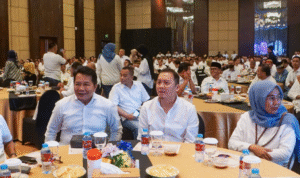 BUPATI Mahulu Bonifasius Belawan Geh tampak menghadiri pisah sambut Kapolda Kaltim di Balikpapan, Minggu (23/3/20225).
