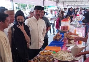 Lorong Pasar Ramadan Tenggarong Kembali Hadir, Ekonomi Warga Bergeliat