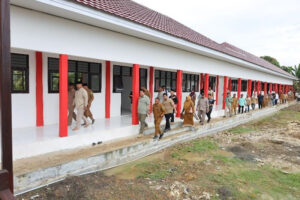 SMP SPT Diresmikan di Desa Separi, Anak-anak Transmigran Tak Perlu Lagi Sekolah Jauh
