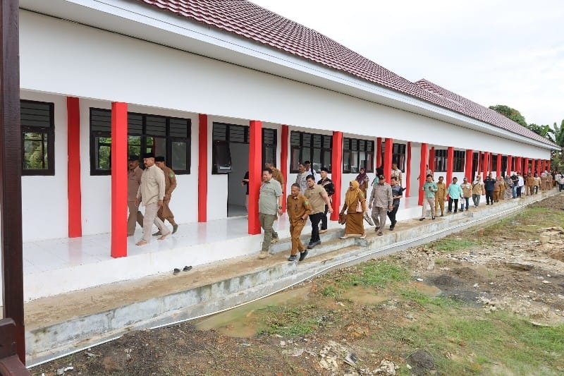 SMP SPT Diresmikan di Desa Separi, Anak-anak Transmigran Tak Perlu Lagi Sekolah Jauh