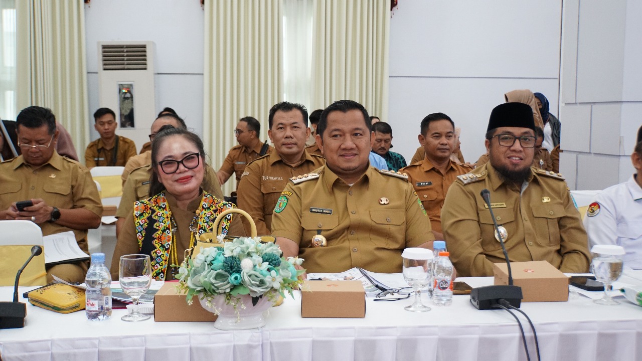 PLT Asisten II Kabupaten Mahulu Wenefrida Kayang menghadiri Musrembang Kaltim 2025-2029.