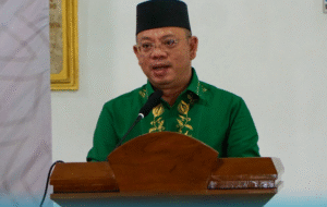SEKDA Mahulu Stephanus Madang memberikan motivasi dalam kegiatan Pelatihan Tilawatil Quran, Kamis (1/5/2025).