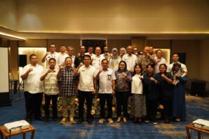 PESERTA Kegiatan Sinkronisasi dan Harmonisasi Pola Ruang dan Struktur Ruang antara Kabupaten Mahulu, Kubar dan Barito Utara di Balikpapan.