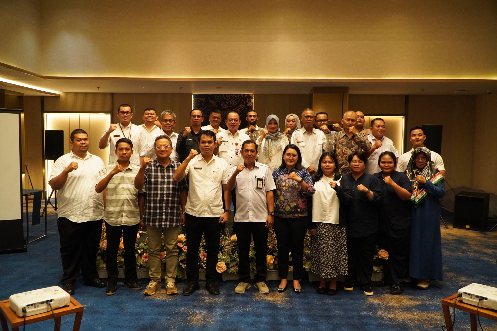 PESERTA Kegiatan Sinkronisasi dan Harmonisasi Pola Ruang dan Struktur Ruang antara Kabupaten Mahulu, Kubar dan Barito Utara di Balikpapan.