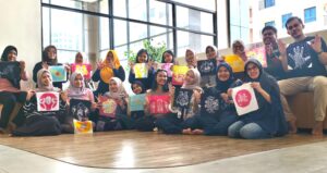 BERBAGAI Aktivitas mengisi kegiatan Komunitas Healing di IKN seperti membuat hasta karya.