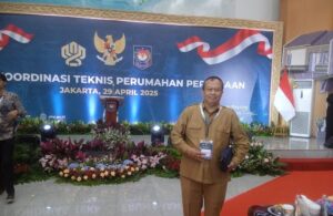 ASISTEN I Mahulu drg. Agustinus Teguh Santoso ketika mewakili Pemkab dalam Rakornis Perumahan Perdesaan di Jakarta.