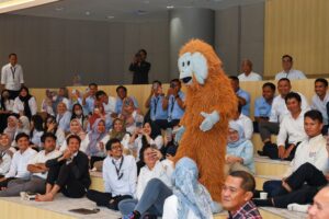 BEBERAPA peserta terlihat semangat mengikut Pelatihan Mitigasi Konflik antara Manusia dan Satwa Liar bagi pegawai Otorita IKN, di Auditorium Kantor Otorita IKN, Rabu (7/5/2025).