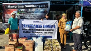 Peradi SAI Samarinda salurkan bantuan ke pos bantuan kelurahan. (Istimewa)