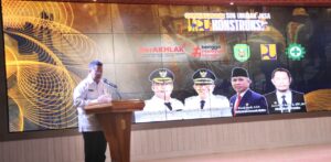 ASISTEN Perekonomian dan Pembangunan Setkab Kutim Noviari Noor menyampaikan sambutan dalam agenda Sosialisasi Sub Urusan Konstruksi di Gedung Serba Guna (GSG) Bukit Pelangi, Rabu (12/11/2025).