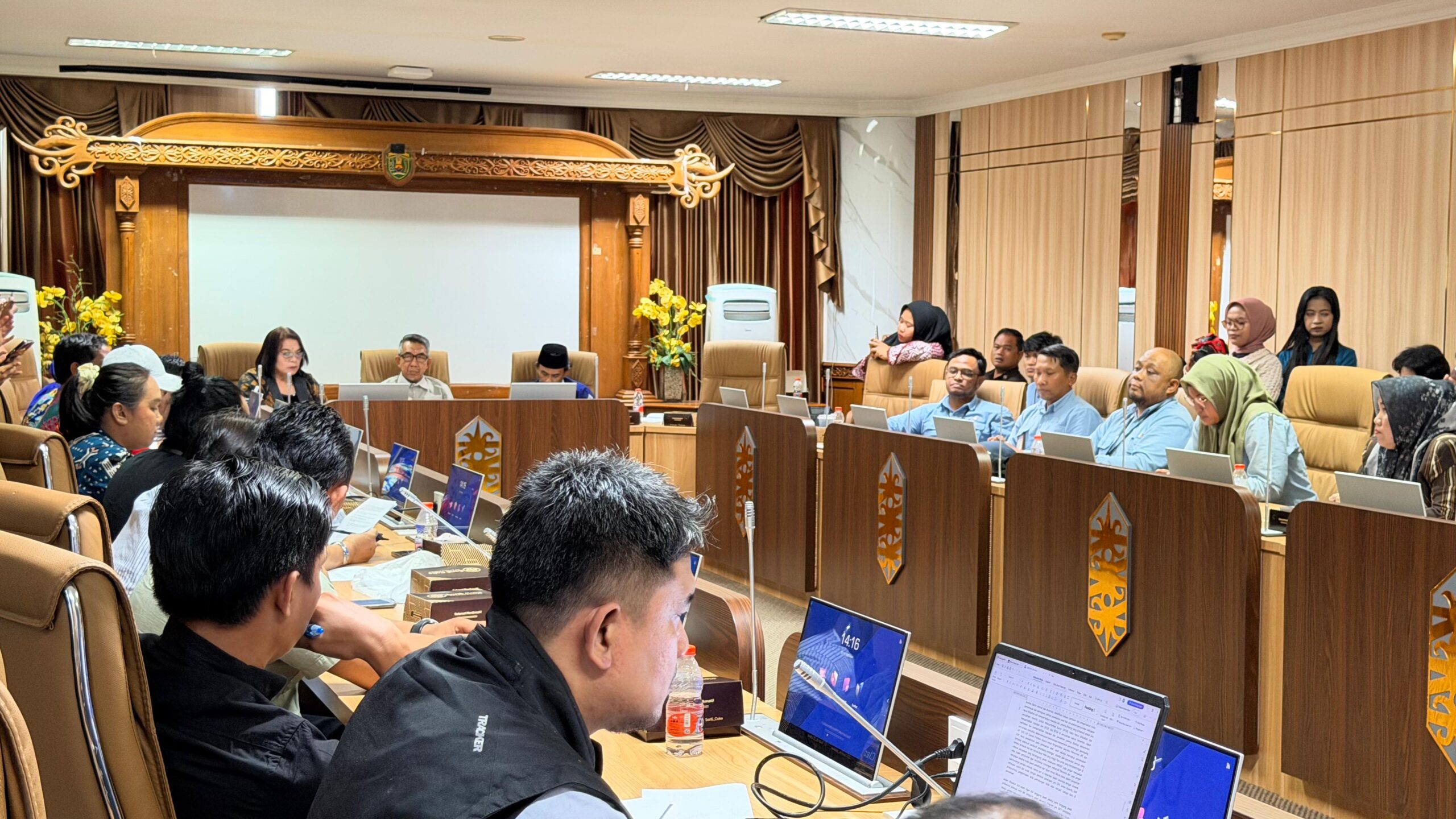 Rapat Pemkab Kutim dengan melibatkan perusahaan pertambangan di Kutim. (IST)