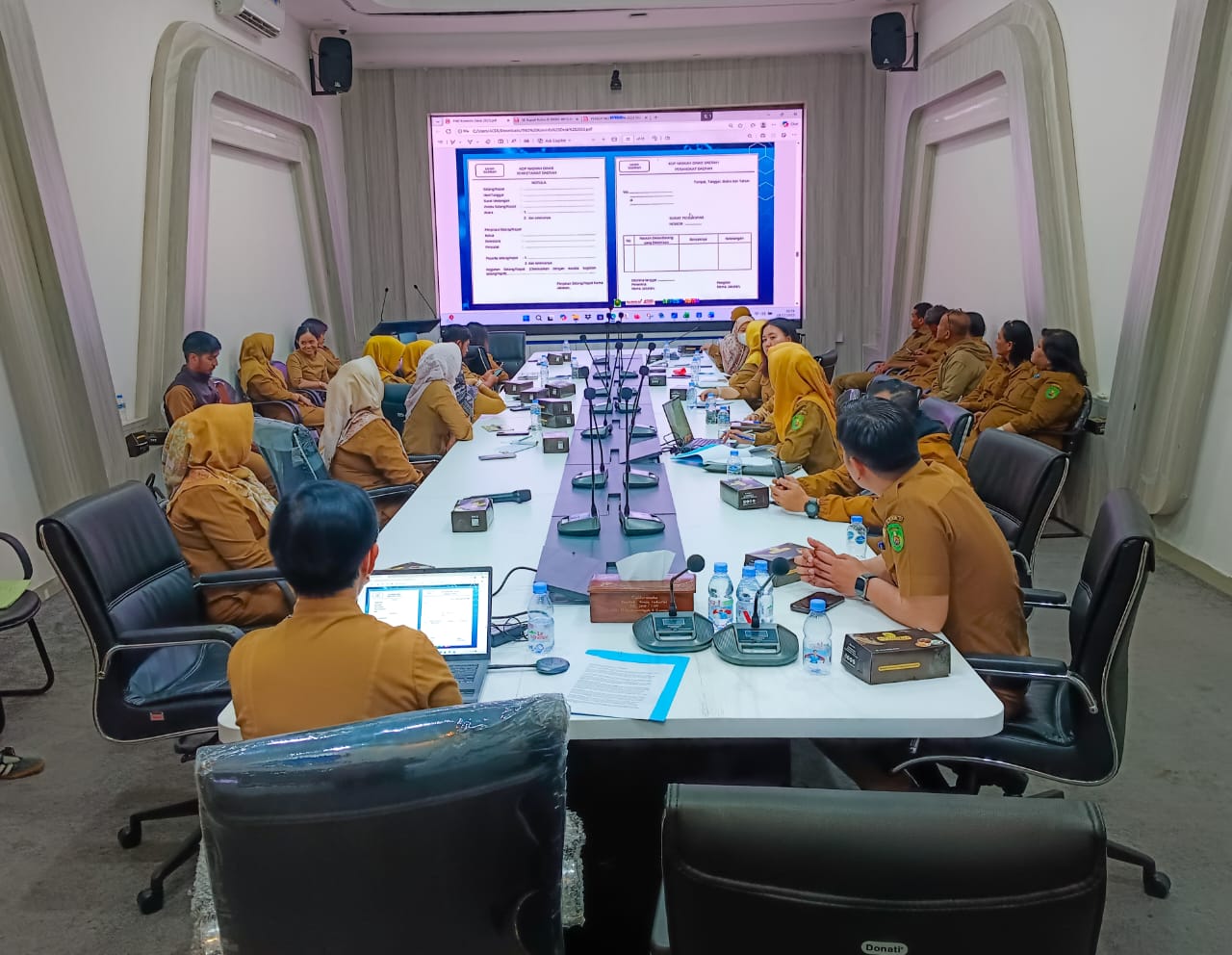 KEGIATAN Sosialisasi Tata Naskah Dinas yang digagas Diskominfo Staper Kutim, Senin (8/12/2025).