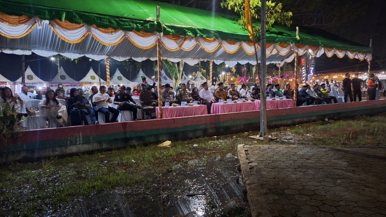 SUASANA kegiatan Pelas Tanah ke 10 bertempat di lapangan Taman STQ Sanggatta, Utara.