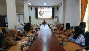 SUASANA Bimtek SINDaKRAF di ruang rapat Dinas Pariwisata Kutai Timur.